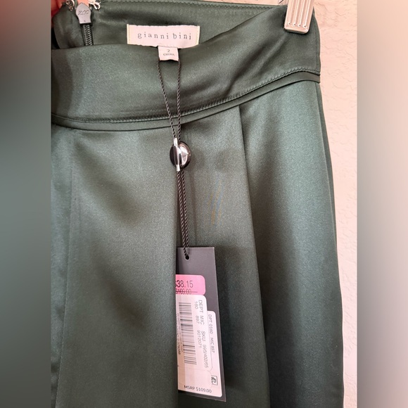 Green pants - Picture 4 of 4